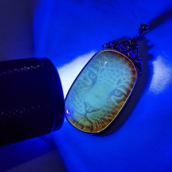 10k Copal Amber Leopard Pendant - Picture 7 of 8